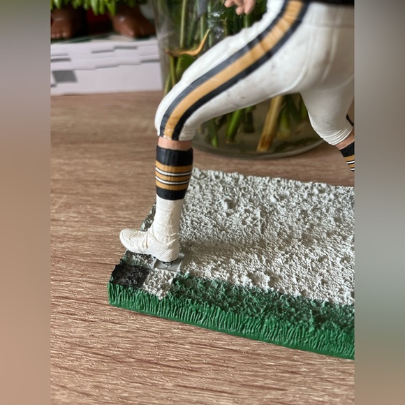 NFL Player Manning 2005 Figurine - Picture 4 of 7